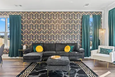 Image de The Emerald-Contemporary Art Deco–Style Townhome