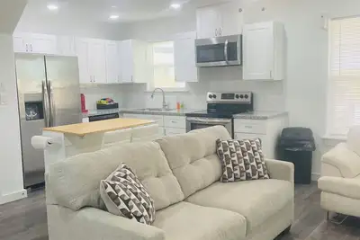 Image de 3br 2. 5ba Townhome in pleasant Houston Sleeps 6