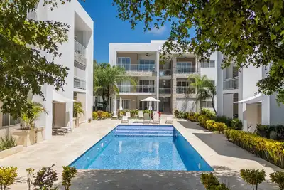 Image de Tropical & Luxurious 2 bedroom / spacious balcony