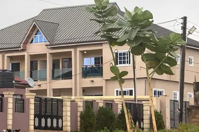 Image de A fully furnished 4-bedroom apartment in fabulous Greater Accra Region with Ac