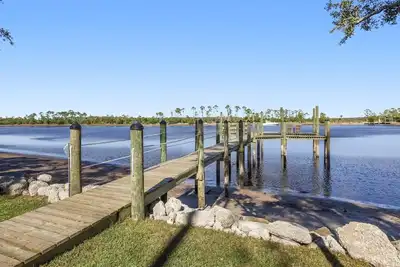 Image de Mandatory Margarita- Where every hour’s happy hour.