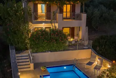 Image de Treasure chest in the olive groves with sea view and private pool in a prime location.