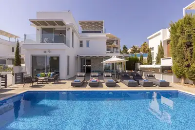 Image de 5 bedroom villa in Protaras- Milos lifestyle 29