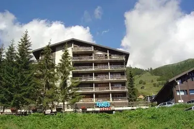 Image de 3 pièces confortable pour 4 personnes : Living  - 1 chambre avec 2 lits - 1 chambre avec 2 lits supe