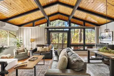 Image de Ponderosa HideAway  | 4-Br Cabin Groom Creek, Prescott | Mtn View • Trails • Brbq