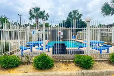 Image de 4 Affordable Family Rooms Near Beaumont Amtrak Station – 2. 6 km Distance