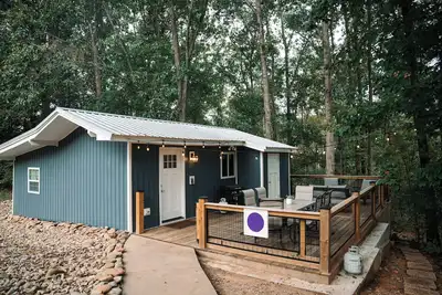 Image de Cozy Bunk House Cottage near Clemson - full kitchen, large deck, grill, and more