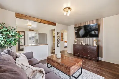 Image de New! Cozy & Modern 3-Bed Bungalow in Heart of Greeley