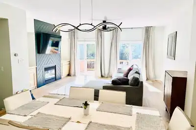 Image de Cozy Cary Comfort- Walkable to Downtown