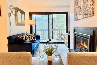 Image de BlueBird Escape- Pool, Near Bike Park and Golf!