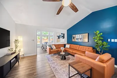 Image de Lovely 3 bed/2 full bath Ranch w/ Sauna near Zoo