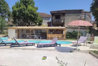 Image de Maison de vacances 'La P'tite Maiz' avec piscine partagée, terrasse privée et Wi-Fi