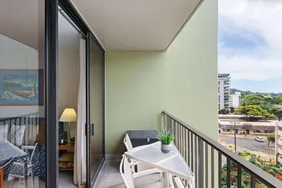 Image de 8th Fl Waikiki Sunset | Parking | Pool | Ac