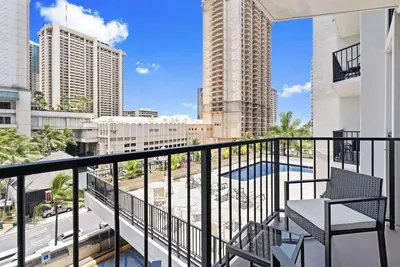 Image de 3rd Fl Palms Waikiki Studio Overlooking the Pool | Parking