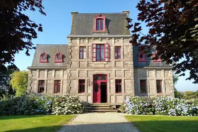 Image de Manoir en Baie de Morlaix proche de la mer dans un écrin de verdure