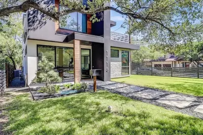 Image de Elegant home close to the iconic South Congress St