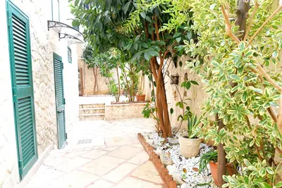 Image de SuiteHouse78-Elegant Central Apartment with Private Garden, near Bari Old Town