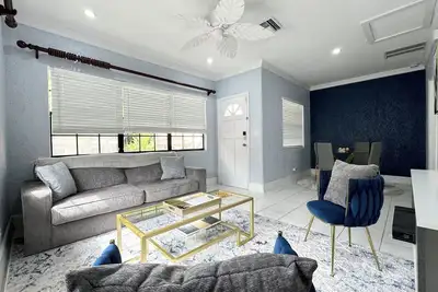 Image de Steps to Atlantis Resort & Cabbage Beach! Your Tropical Paradise Awaits!