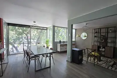 Image de Huge for group of 6 people steps from the subway, best location, safe place