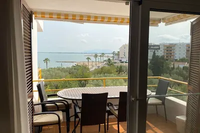 Image de Bel appartement au calme avec vue sur mer - 100m de la plage - piscine