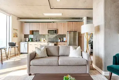 Image de Luxury- Waterfront View- Free Parking- A+ Location