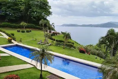 Image de Oceanfront Condo with Pool & Stunning Views