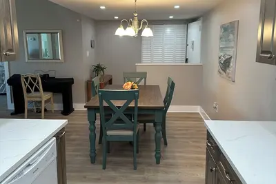 Image de Totally Renovated 2br/2ba Condo Near Img, Beaches & Downtown Bradenton.