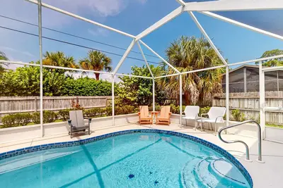 Image de Family-Friendly Sebastian Escape — Screened Private Pool, Bbq Grill & Outdoor Patio! 🌴