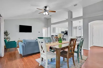 Image de Spacious 4-2 5TVs Florida Room, Fence Garage Beach45 Min 1 of 7 local properties