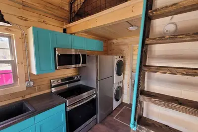 Image de Modern All-Season Cabin Near Nature & Town