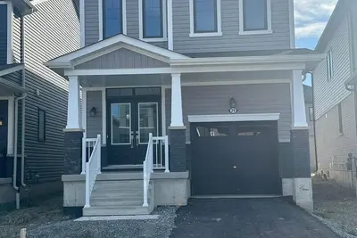 Image de 3 Br, 3 Wr House available near Niagara Falls, Brock univ and Premium Outlets.