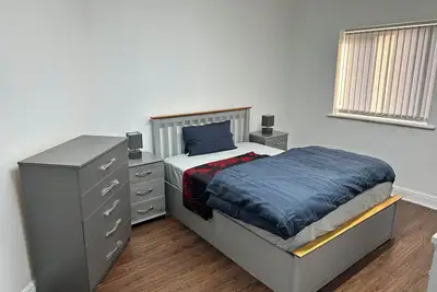 Image de Two bed flat in Manchester—Walk to Uni & Hospitals