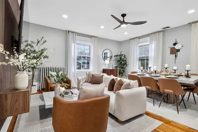 Image de Harvard Sq 4br Loft with 2 Free Parking & Charm