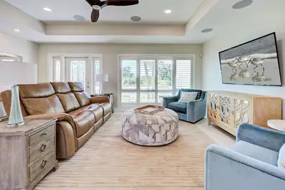 Image de Venice Island 55+ Retreat Walk to Beach, Pier and Dining at Shore Haven