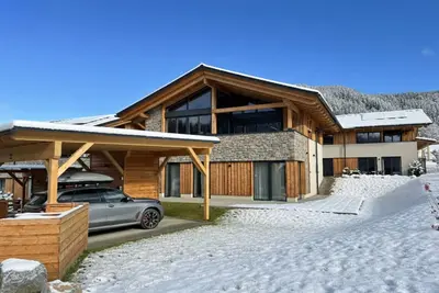 Image de Belle chalet ski aux pieds avec salle de jeux