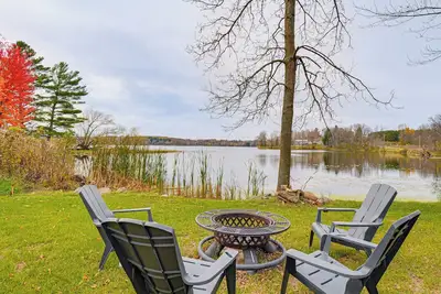 Image de Fish, Swim & Explore! 2-Cabin Camp on Round Lake