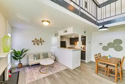 Image de Loft-Style Condo in Vickery Midtown: 3 Mi to Smu!