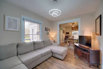 Image de Pet-Friendly Highland Square Home w/ Workspace