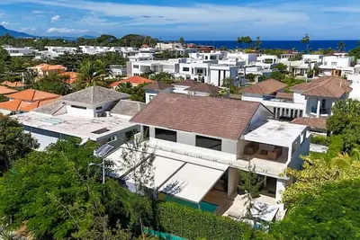 Image de Guest-friendly villa in oceanfront luxury resort