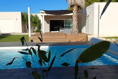 Image de Villa d'architecte sans vis à vis piscine chauffée à 30 mn plage de Gruissan