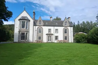 Image de Hillside House, 18th century secluded country house with hot tub & gardens.