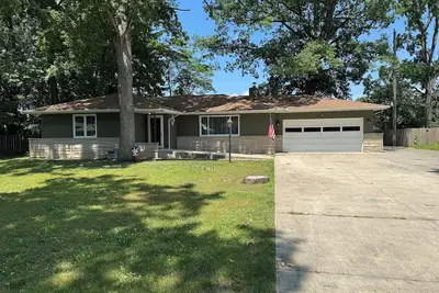 Image de Close to Notre Dame Family And Pet Friendly  house Heat Ac  \n\nLocated in Elkhart