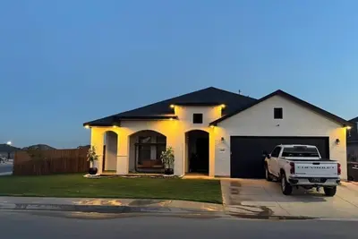 Image de Sleeps 10. 4-bedroom 3 bath house.