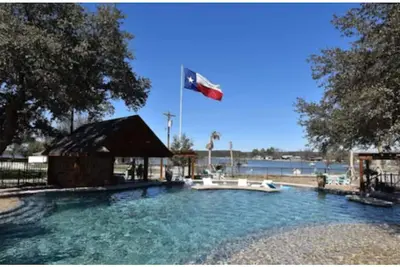 Image de Serene 3-bedroom house overlooking Possum Kingdom Lake.