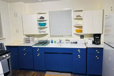 Image de Charming Cozy 2-bedroom home in Hamlin with shared backyard.