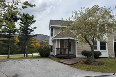 Image de Greenspring Townhome- Shuttle, Pool, Hot Tub & Gym