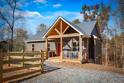 Image de Dog Friendly, Fenced Yard, Hot Tub, King Beds!