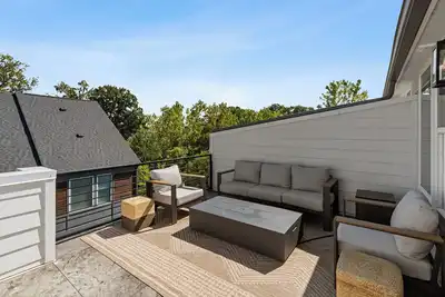 Image de Centrally Located - Rooftop