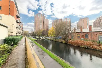 Image de 1 Bed Apartment 15 mins from Leeds City Centre