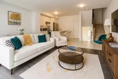 Image de Stylish 4br Townhouse + Game Room Near Downtown